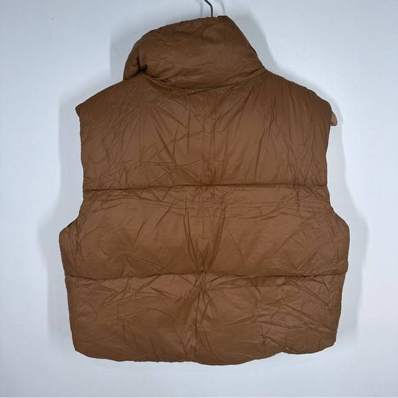 NWOT Tan Cropped Puffer Vest Medium Zip Up - Picture 6 of 6